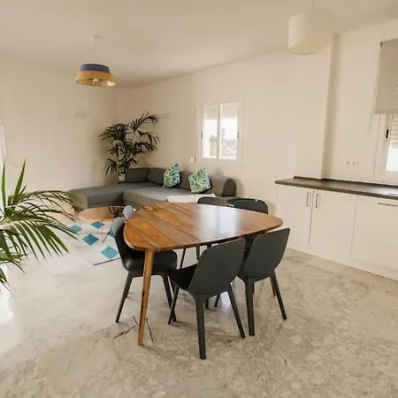 Contemporary Across Club Apartment